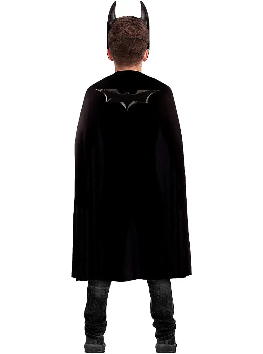 Batman® Mantel & Mask Barn